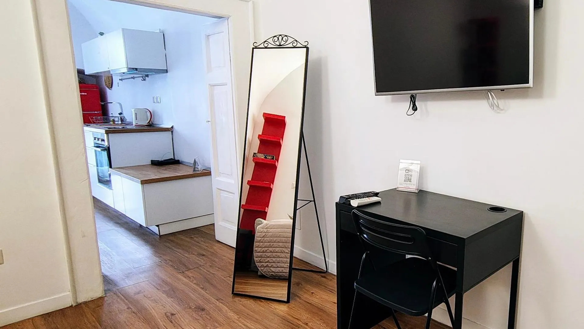 Central Suite Apartment Bari 0*,  Italia